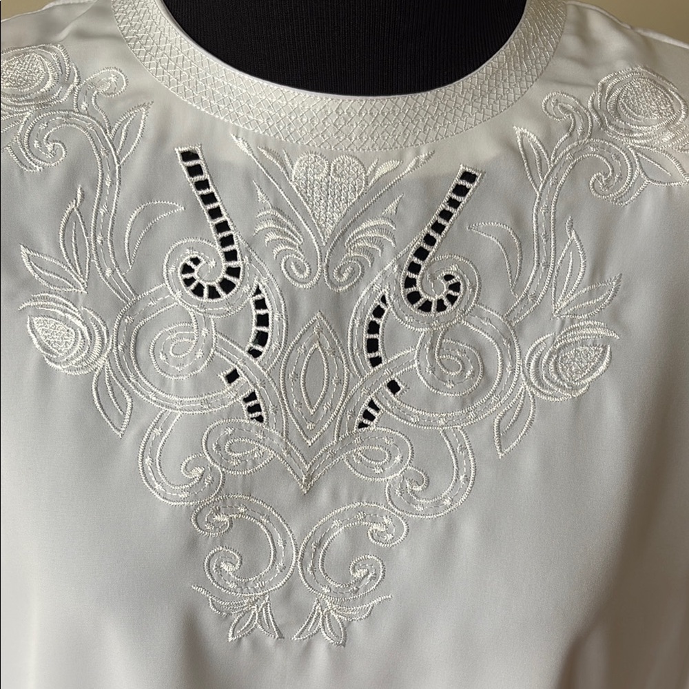Vintage Laura Scott White Embroidered Blouse - Picture 3 of 9